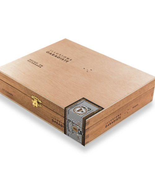 0201-Garagiste-toro_box-closed.jpg