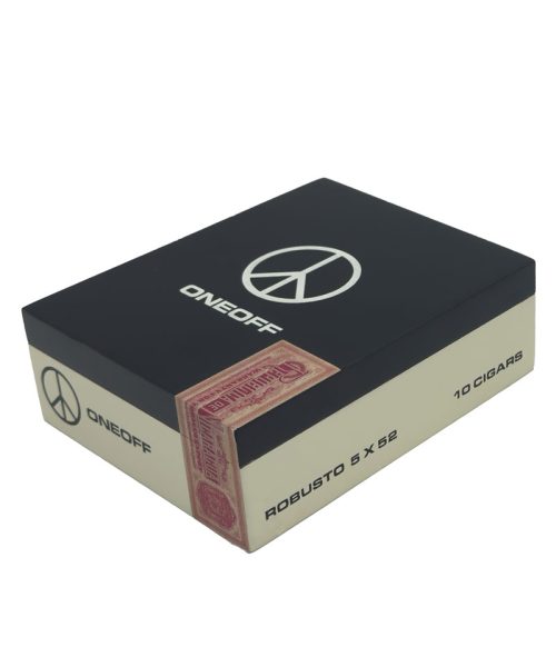 ONEOFF_BlackandTan_Robusto_box_closed